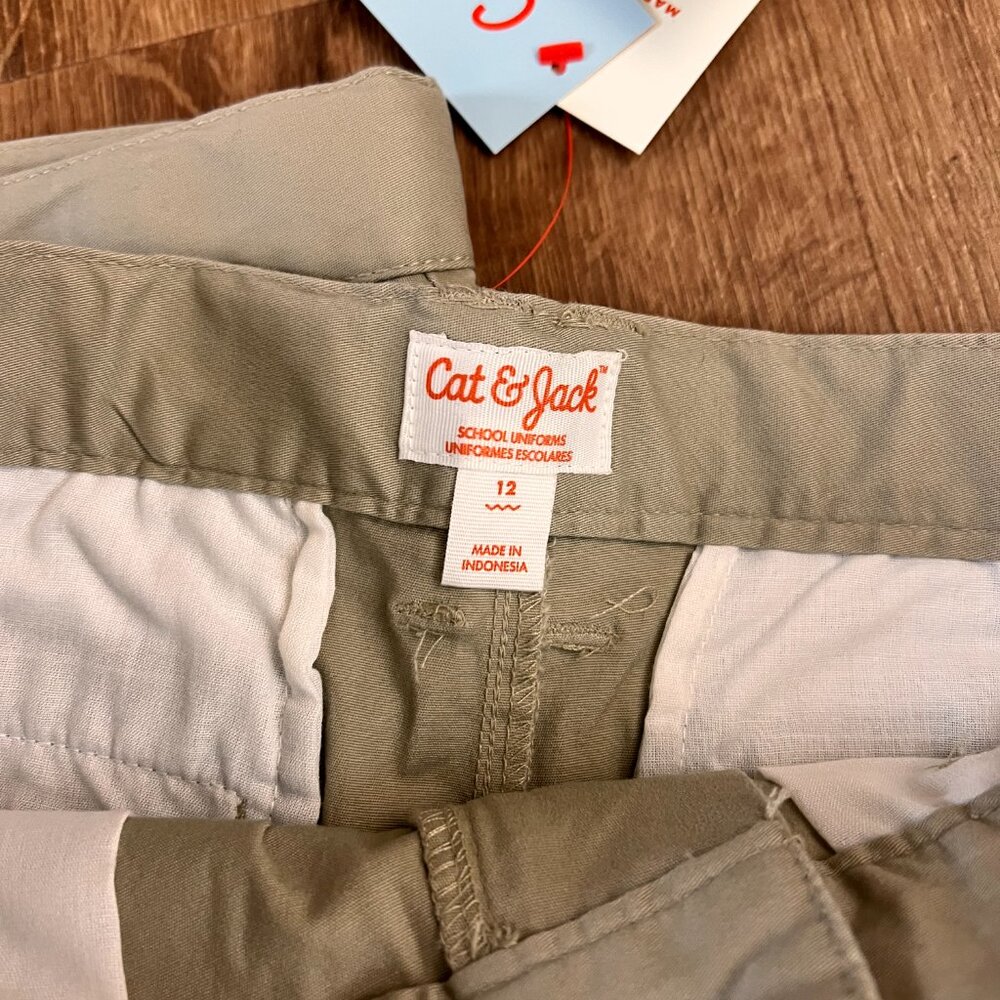 Cat & Jack Boys Light Khaki Shorts Set of 3 - Picture 3 of 7